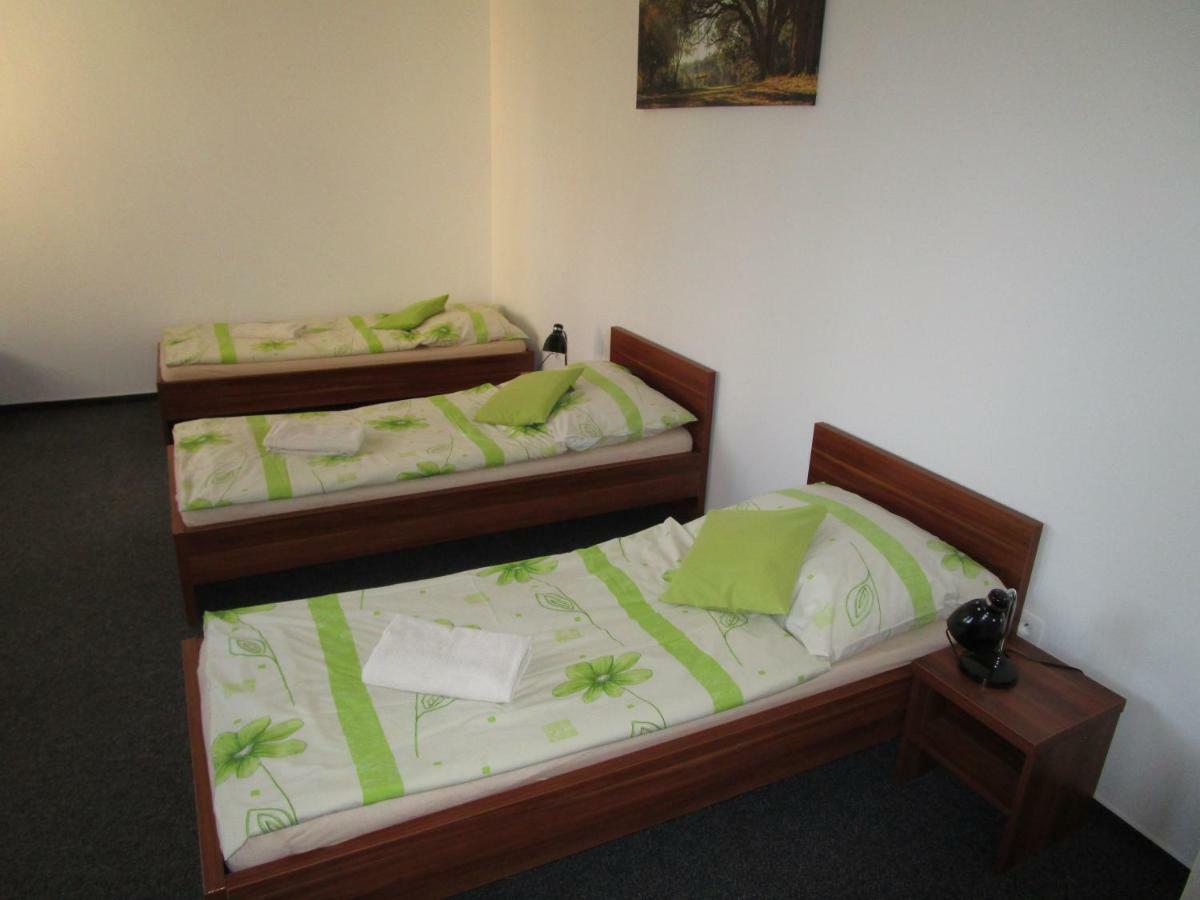 Salur Nove Zamky Exterior foto
